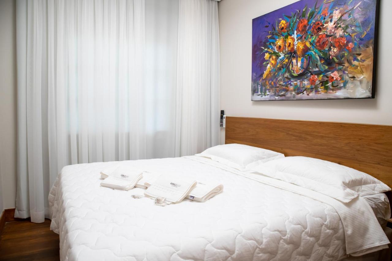 Espaco 250 - Apto Mobiliado, 3 Quartos, Sendo Uma Suite, Banheiro Social, Cozinha Completa, Sala De Estar, Ar Condicionado, Tv E Internet Tiradentes Buitenkant foto