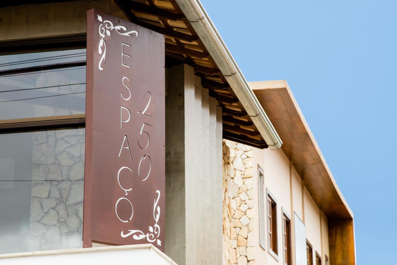 Espaco 250 - Apto Mobiliado, 3 Quartos, Sendo Uma Suite, Banheiro Social, Cozinha Completa, Sala De Estar, Ar Condicionado, Tv E Internet Tiradentes Buitenkant foto